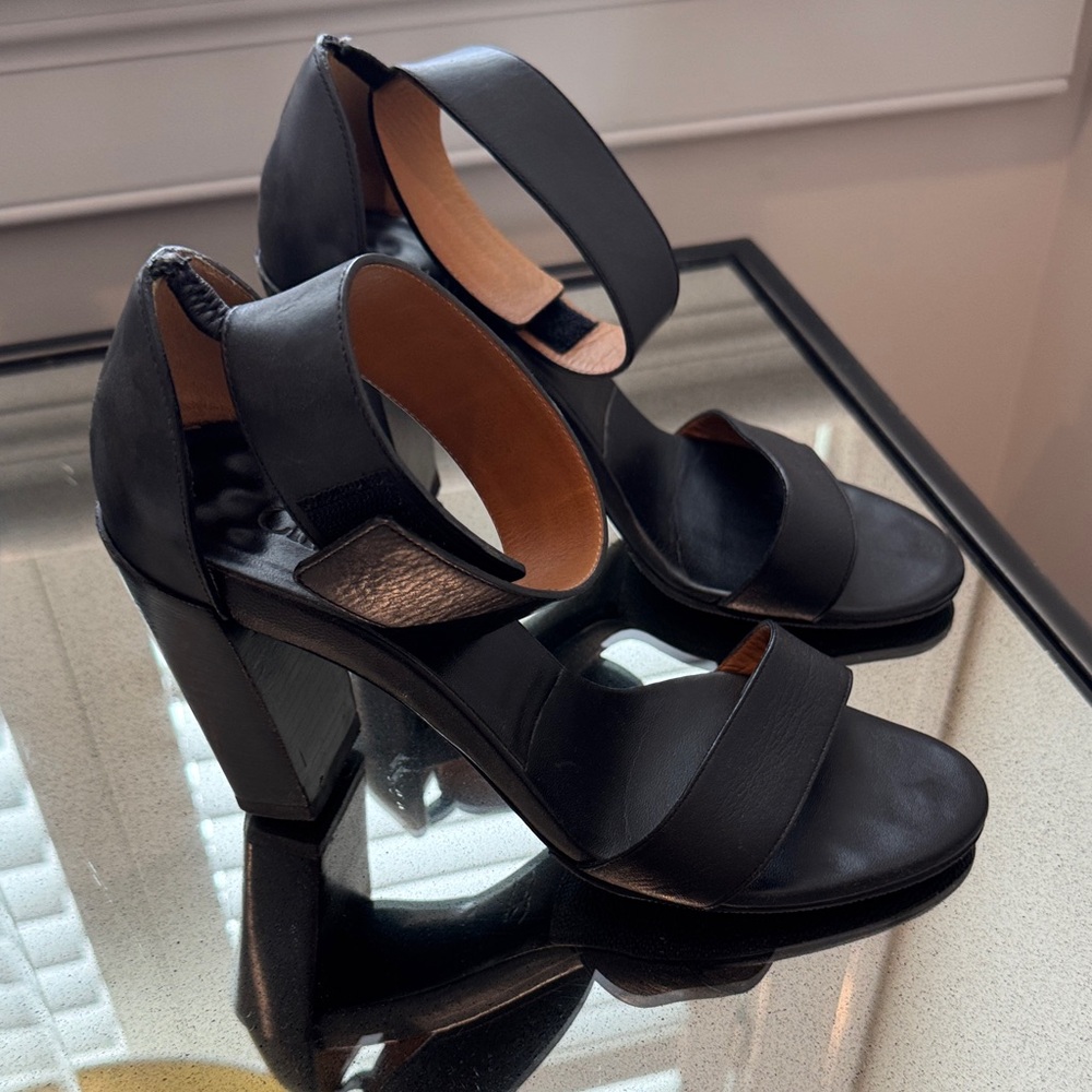 Chloe Black Women's Heels